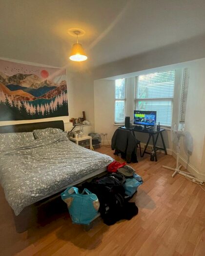 1 Bedroom Apartment To Rent In Napier Terrace, Basement, PL4