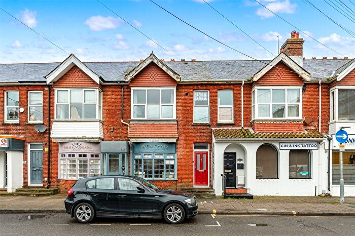 2 Bedroom Flat To Rent In Chatsworth Road, Worthing, West Sussex, BN11