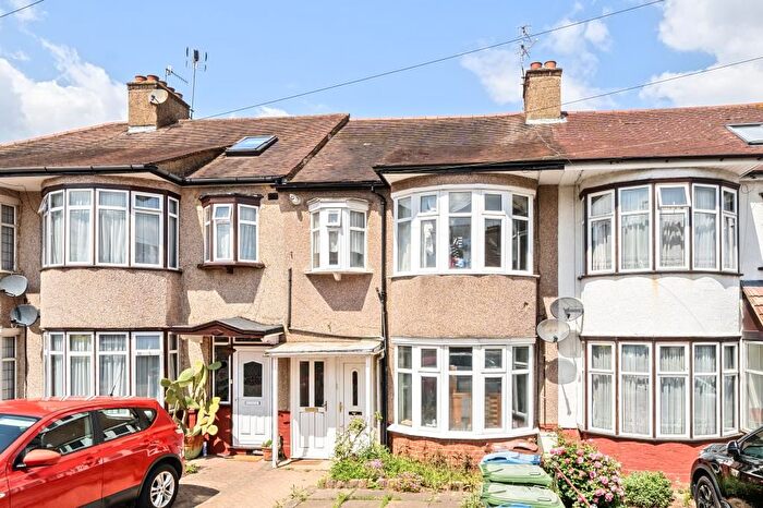 1 Bedroom Flat To Rent In Grosvenor Avenue, Harrow, HA2
