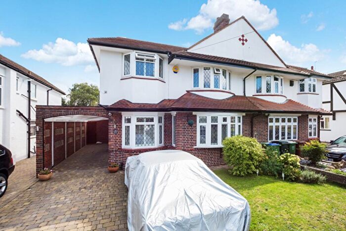 4 Bedroom Semi Detached House For Sale In Willersley Avenue, Sidcup, DA15
