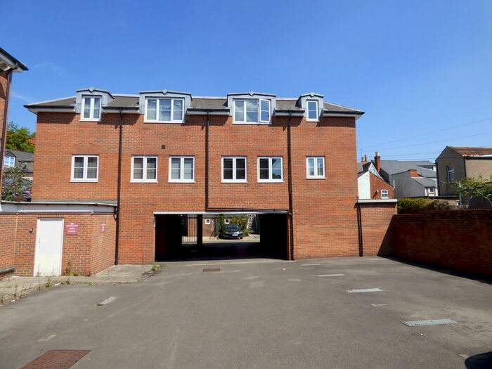 1 Bedroom Apartment To Rent In Curtis Street, Swindon, SN1