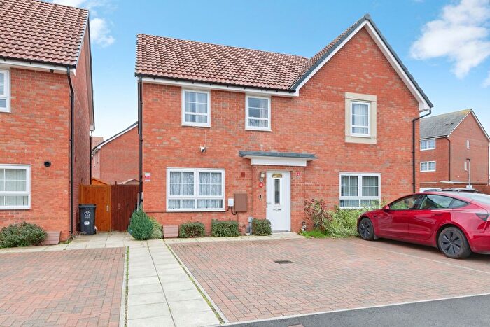 3 Bedroom Semi Detached House For Sale In Broomfield Crescent, Leicester, Leicestershire, LE4