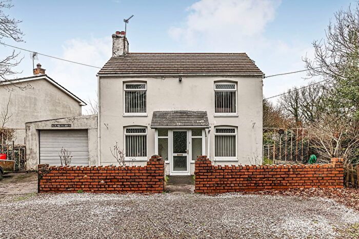 3 Bedroom Detached House For Sale In The Meadow, Llanharry, CF72