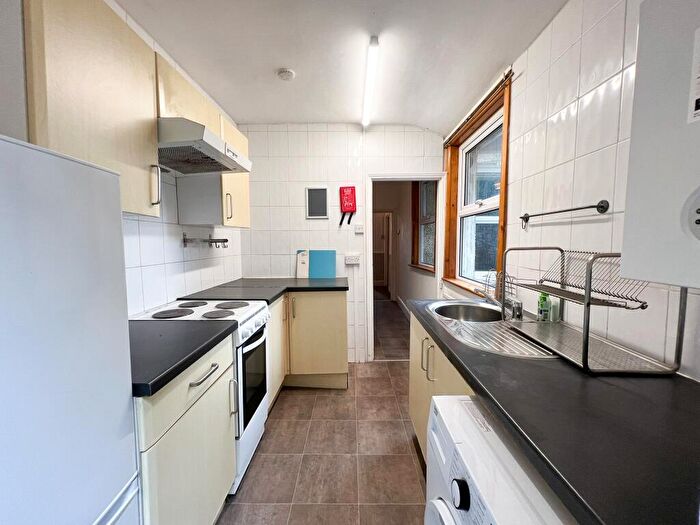 4 Bedroom House To Rent In Bath Road, Arnos Vale, BS4