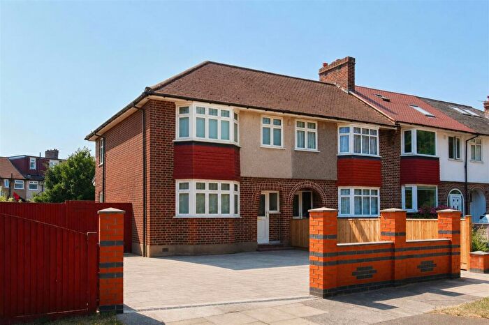 3 Bedroom End Of Terrace House To Rent In Northernhay Walk, Morden, SM4