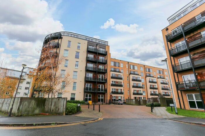 1 Bedroom Flat To Rent In Lanadron Close, Isleworth, TW7