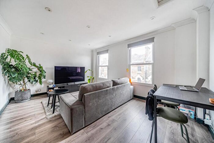 2 Bedroom Flat For Sale In Dartmouth Road, Forest Hill, London, SE23