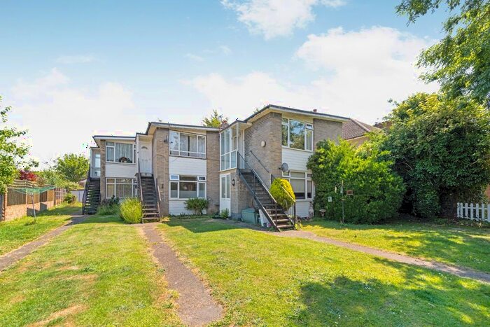 2 Bedroom Flat To Rent In Ellison Road, Sidcup, Kent, DA15