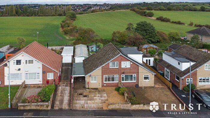 3 Bedroom Semi Detached House For Sale In Carlinghow Lane, Batley, WF17