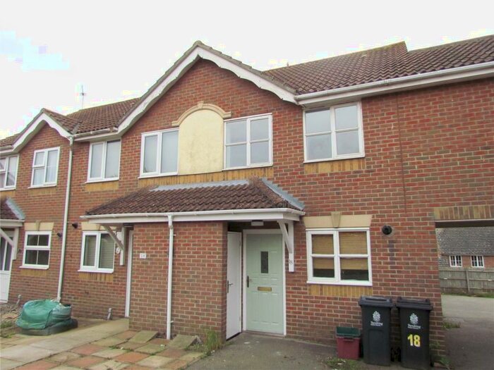 2 Bedroom House To Rent In Kingfisher Drive, Dovercourt, Essex, CO12