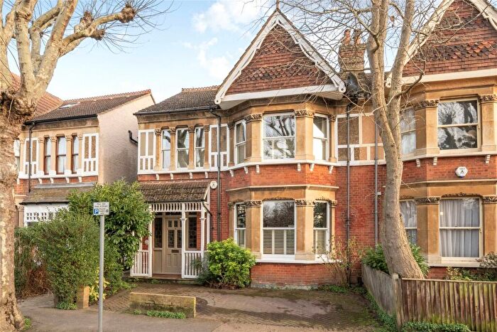 5 Bedroom Semi Detached House For Sale In Victoria Avenue, Surbiton, KT6