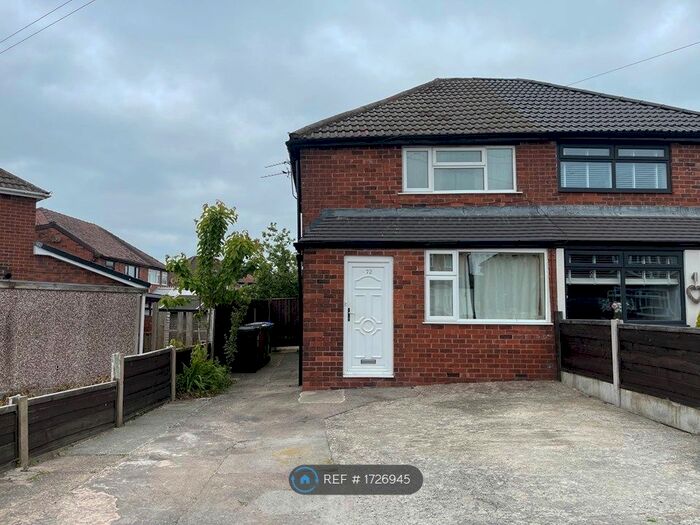 2 Bedroom Semi-Detached House To Rent In Willows Lane, Rochdale, OL16