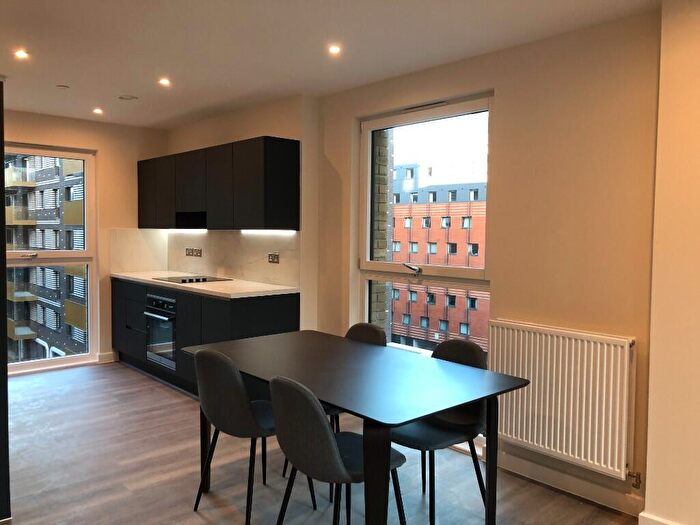 3 Bedroom Flat To Rent In Blackhorse View, Vanguard Way, London, [Ref: KhpLlt], E17