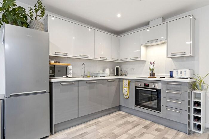 1 Bedroom Apartment To Rent In Bedroom Apartment St Floor In Haslemere, GU27