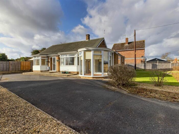 2 Bedroom Detached Bungalow For Sale In Grove Crescent, Ryall, Upton-Upon-Severn, WR8