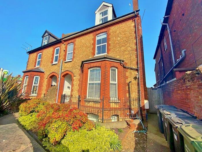 1 Bedroom Apartment To Rent In Woodbridge Road, GU1