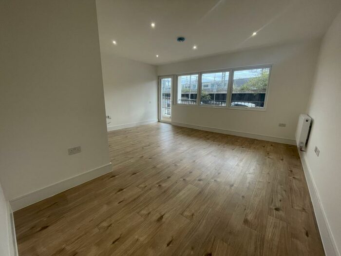 1 Bedroom Flat To Rent In Midland Road, Luton, LU2