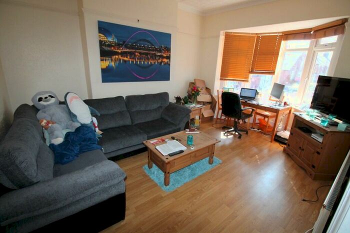 2 Bedroom Maisonette To Rent In Chillingham Road, Newcastle Upon Tyne, NE6
