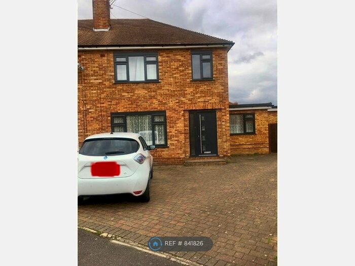 5 Bedroom Semi-Detached House To Rent In Swanton Road, Erith DA8