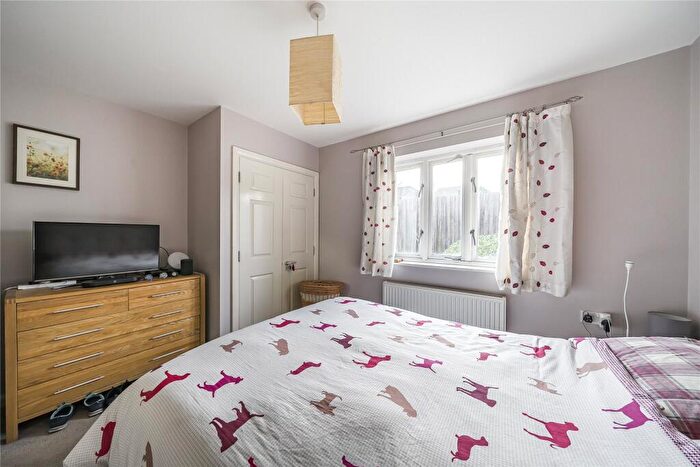 2 Bedroom Flat For Sale In Champion Down, Effingham, Surrey, KT24