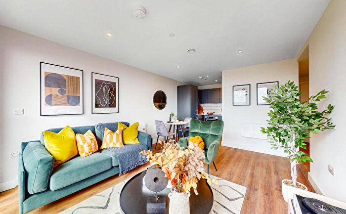 1 Bedroom Apartment To Rent In Hornby House, SL6