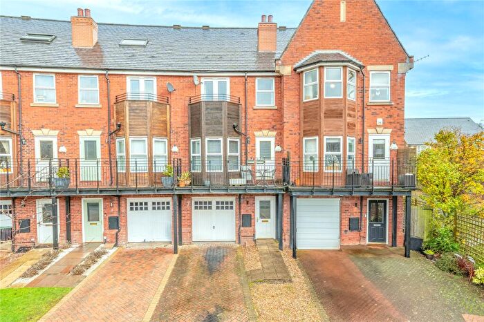 4 Bedroom Terraced House For Sale In Huntington Crescent, Leeds, West Yorkshire, LS16