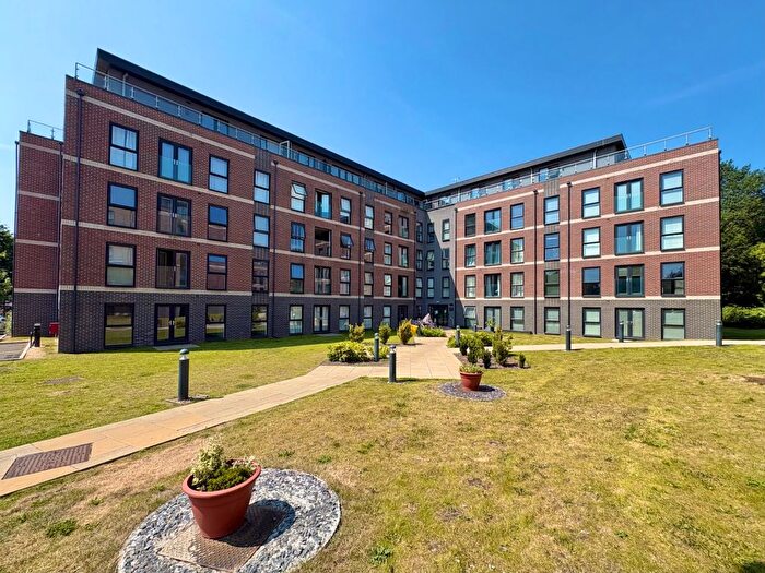 2 Bedroom Flat To Rent In Willow Road, Leeds, West Yorkshire, LS4
