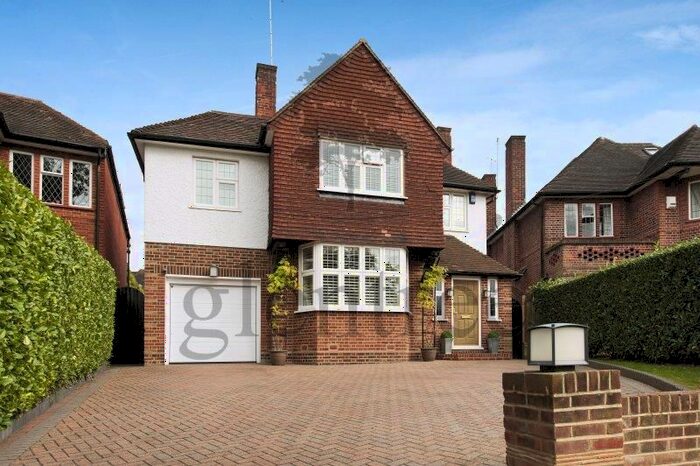 4 Bedroom Detached House To Rent In Crooked Usage, Finchley, N3