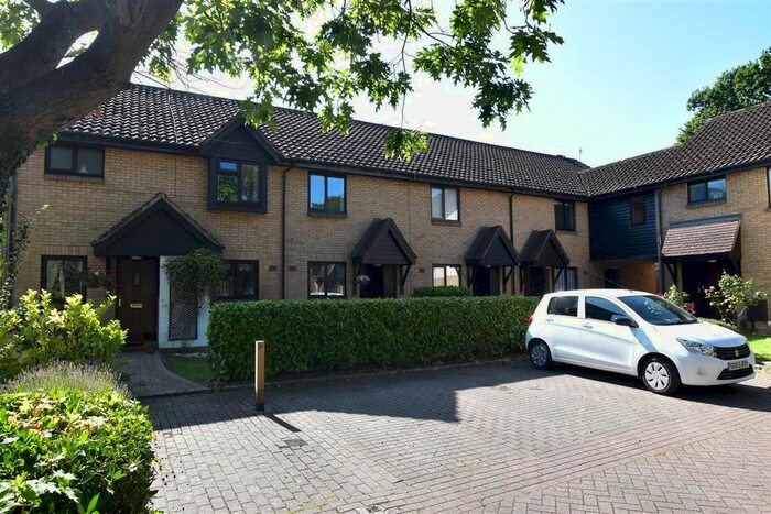 2 Bedroom Property To Rent In Heatherlands, Horley RH6