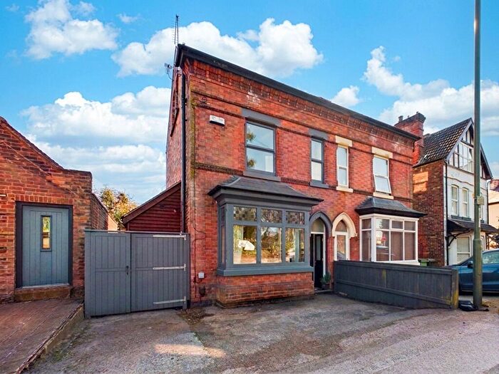 3 Bedroom Semi-Detached House For Sale In Woodborough Road, Mapperley, Nottingham, NG3