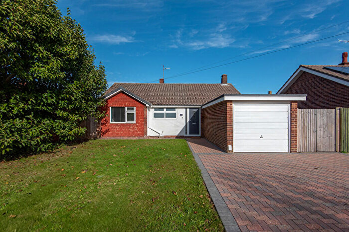 3 Bedroom Detached Bungalow For Sale In Wiston Avenue, Worthing, BN14