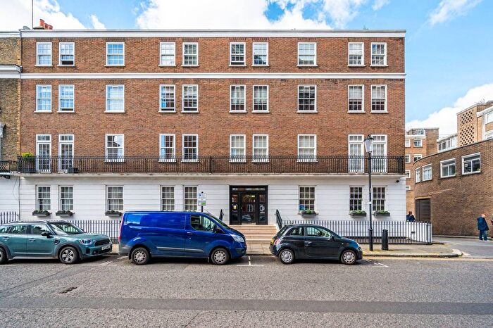 3 Bedroom Flat To Rent In Walpole Street, Chelsea, London, SW3