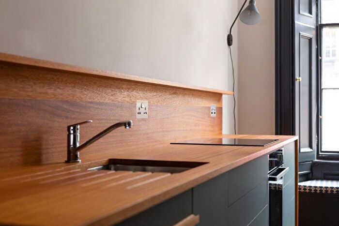 2 Bedroom Flat To Rent In Dundas Street, New Town, Edinburgh, EH3