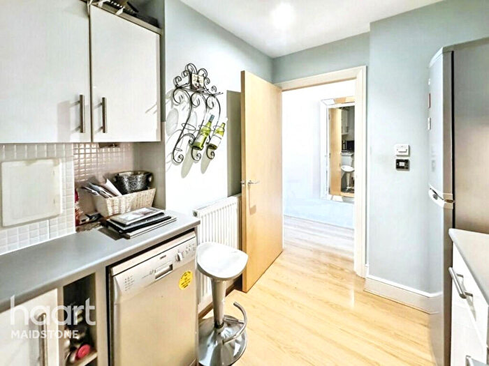 2 Bedroom Apartment For Sale In Hart Street, Maidstone, ME16