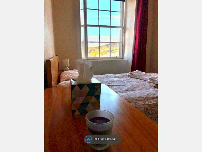 2 Bedroom Flat To Rent In Niddry Street, Edinburgh EH1