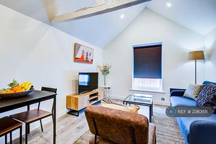 1 Bedroom Flat To Rent In High Street, Brentwood, CM14