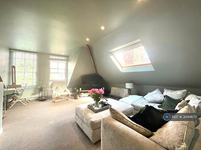 2 Bedroom Flat To Rent In Whatley Road, Bristol, BS8