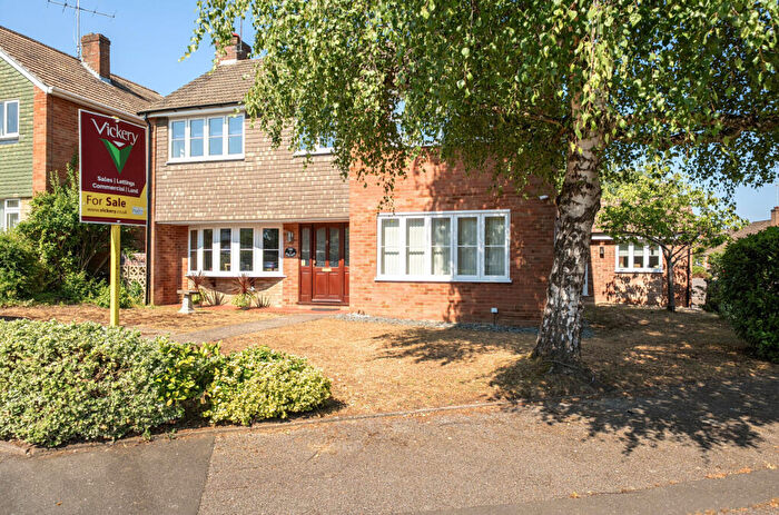 5 Bedroom Detached House For Sale In Birch Tree View, Lightwater, Surrey, GU18