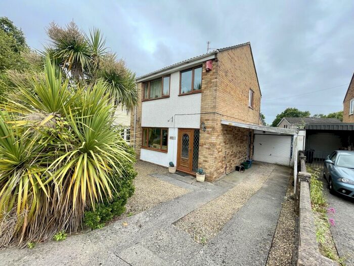 3 Bedroom Semi-Detached House For Sale In Stafford Road, Caldicot, Mon., NP26