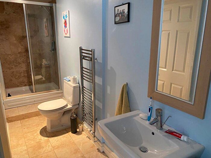 2 Bedroom Apartment To Rent In Boothroyd House, Sale, M33