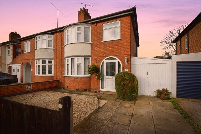 3 Bedroom Semi-Detached House For Sale In Colindale Avenue, Leicester, Leicestershire, LE4