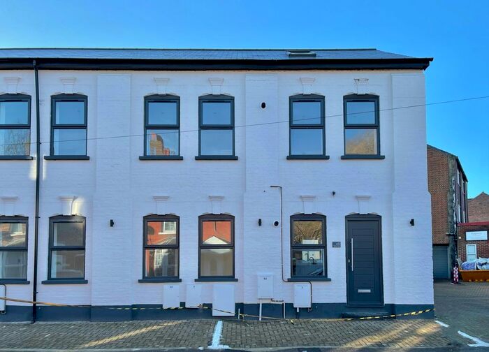 2 Bedroom Flat To Rent In Phoenix Business Centre, Higham Road, Chesham HP5