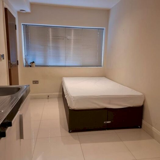 Studio To Rent In Hermitage Way, Stanmore, HA7