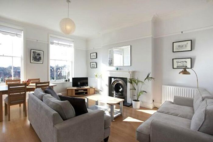 1 Bedroom Apartment To Rent In Nottingham, , The Park -, NG7