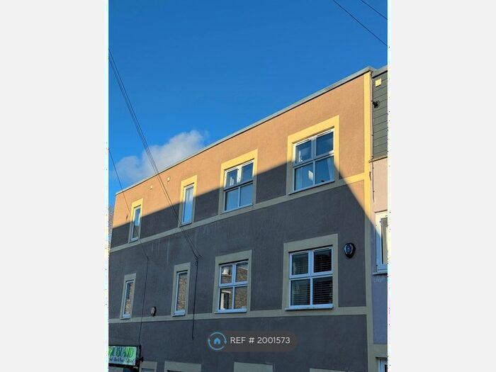 3 Bedroom Flat To Rent In Sailsbury Street, Bristol, BS5