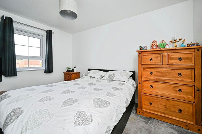 3 Bedroom End Of Terrace House For Sale In Gressingham Close, Forest Town, Mansfield, Nottinghamshire, NG19
