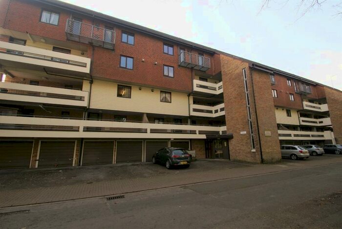 1 Bedroom Flat To Rent In Tudor Court, King Arthurs Way, Andover, SP10