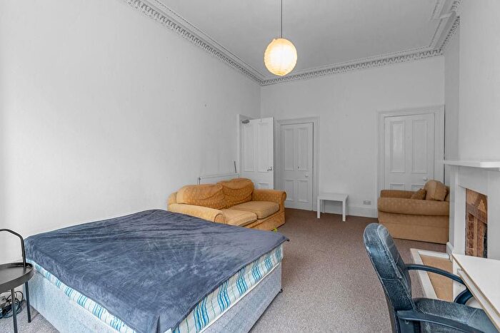 3 Bedroom Flat To Rent In Polwarth Crescent, Edinburgh, EH11