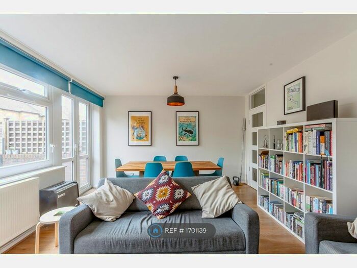 3 Bedroom Flat To Rent In Whitchurch Court, London, SW17