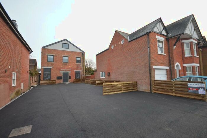 1 Bedroom Flat To Rent In The Warehouse, Lymington, Hampshire, SO41